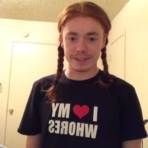 Meet your Posher, Chloe